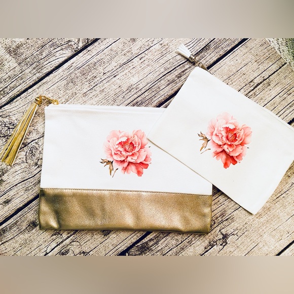 NWT! Set of 2 white cotton canvas zippered pouches. Gorgeous flower vinyl print - Picture 5 of 8